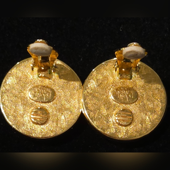 Joan Rivers faux amber clip on earrings - Picture 6 of 6